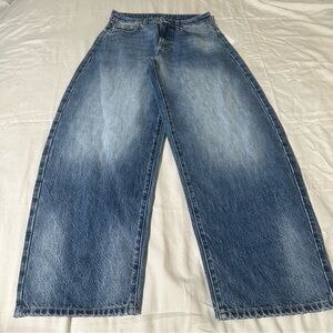 *New* High-Rise Straight Jeans size 25